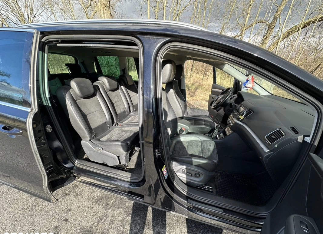 Volkswagen Sharan cena 46999 przebieg: 300936, rok produkcji 2013 z Chojnice małe 277
